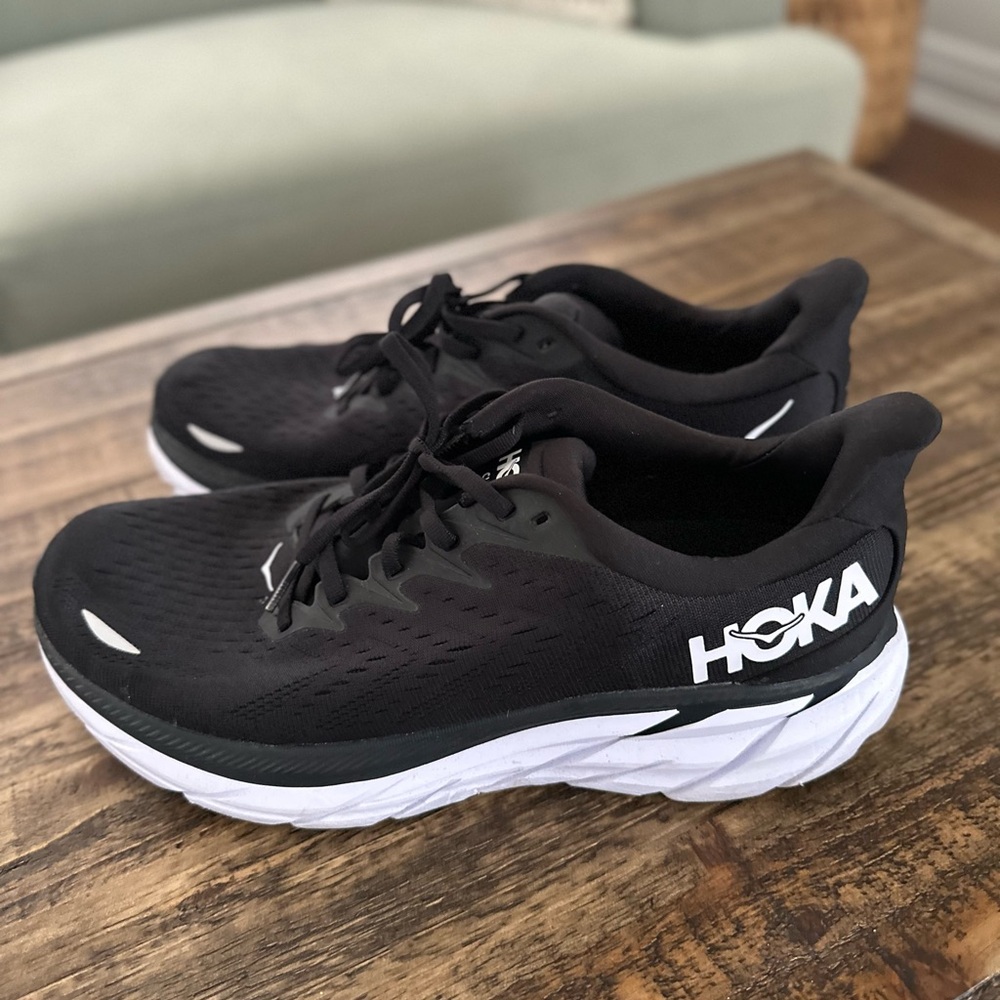 HOKA Men's Clifton 8 Running Shoes, size 10